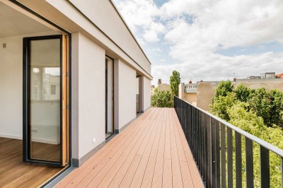 NEU IM VERKAUF: Skyline-Feeling in Berlin: Design-Penthouse mit Terrasse! Sofort einzugsbereit!