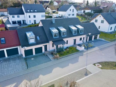 Neuwertig - Energiesparhaus - Provisionsfrei - Einliegerwohnung und Wintergarten