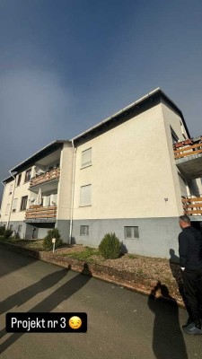 Geschmackvolle 3-Raum-Wohnung mit Balkon und Einbauküche in Wesertal
