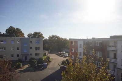 Modernisierte 2 ZKB im Dachgeschoss an Langens Ortsgrenze