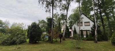 Parkähnliches Grundstück mit schönem Einfamilienhaus, beheizbarem Bungalow und S-Bahnanschluss