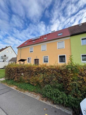 Renovierte 2-Zimmer-Wohnung mit Zentralheizung & Gartenanteil in ruhiger Lage von Sulzbach-Rosenberg