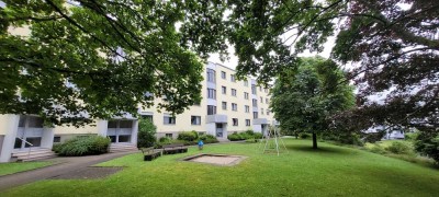 Helle 2 Zimmerwohnung mit großem Balkon und Außenstellplatz im UNI-Wohngebiet