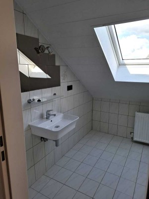 Sonnige 2 - Zimmer Dachgeschoss Wohnung
