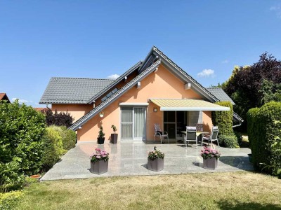 *Hochwertig und massiv gebautes Architektenhaus in Höhenlage von Dresden-Gönnsdorf*