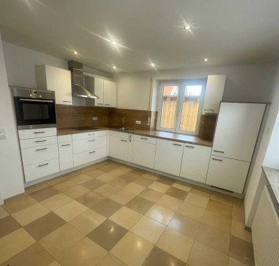 Charmante 2,5-Zimmer Wohnung (EG) in Sielenbach, voll renoviert