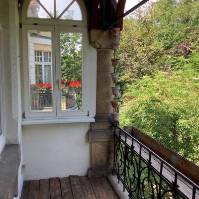 Wunderschöne  2 Raum Altbauwohnung mit Balkon und neu installiertem Bad am Schloßpark in Gotha