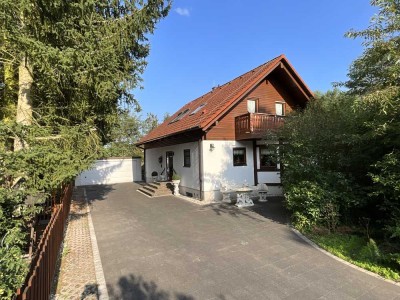 *Provisionsfrei* Geräumiges Einfamilienhaus mit Sauna, Südterrasse und großem Garten