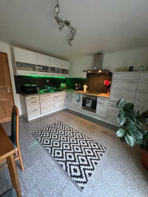 Gepflegte 4-Zimmer-Wohnung mit Garten und Garage in Todesfelde