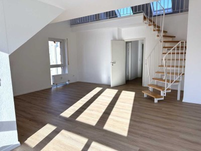 Renovierte, lichtdurchflutete 3-Zi. Maisonette mit Südwest-Balkon in Bad Soden