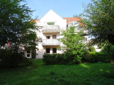 Schöne 1-Zimmer-Wohnung mit Balkon und separater Küche inkl. EBK und Stellplatz in Weiden