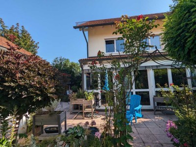 "FAMILIENDOMIZIL MIT TRAUMGARTEN"