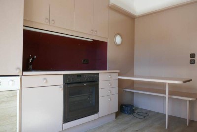 Linz: zentral gelegene große Wohnung, ca. 95m², 4 Zimmer, Balkon