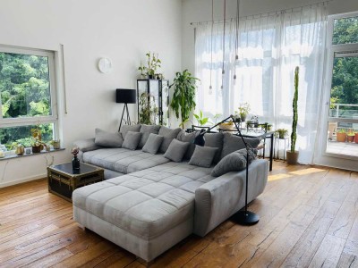 Helle, großzügige, möblierte 3-Zimmer-Wohnung mit Südwest-Dachterrasse