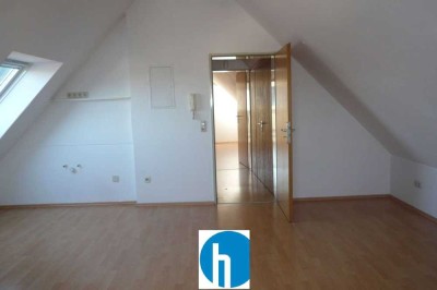 Großzügige 2-Zimmer-DG-Wohnung in Forchheim West