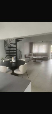 Neuwertige 3,5Z Maisonette-Wohnung in Hofherrnweiler mit Balkon,Stellplatz,Kellerraum & Traumküche