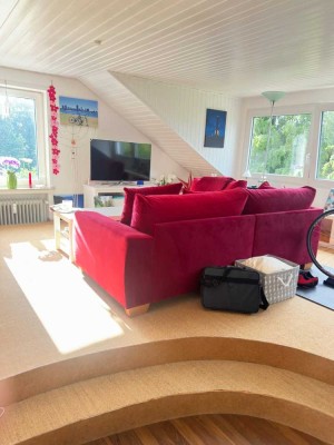 Helles Dachgeschoss mit Gartenidylle