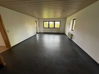 Geschmackvolle 3-Zimmer-EG-Wohnung mit Terasse und Einbauküche in Lonsee