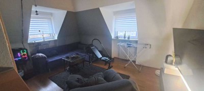 +++ Zentral gelegene 2 Zimmer Wohnung + ca. 59 qm Wfl. + 4.OG/DG + gute Einteilung +++