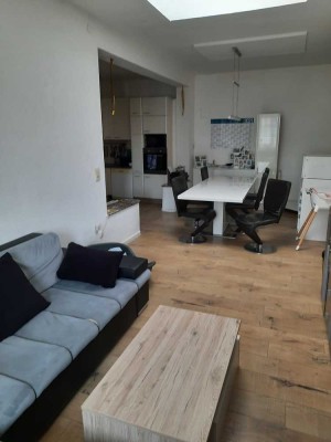 Helle Zwei-Zimmerwohnung in Gürzenich