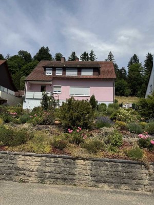 Preiswertes 7,5-Zimmer-Haus in Fichtenberg