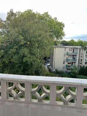 Exklusive, vollständig renovierte 2-Zimmer-Wohnung in Köln