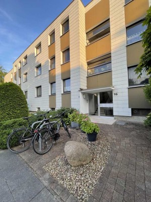Sanierte 3 Zi Wohnung mit Balkon, Einbauküche & Garage in Anderten