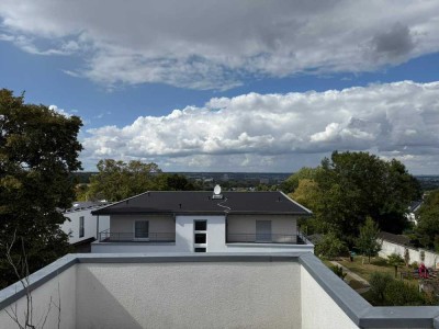 Geschmackvolle 3-Zimmer-Maisonette-Wohnung mit Balkon und Einbauküche in Bonn