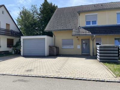 Sonnige Doppelhaushälfte mit 4 Schlafzimmern und EBK, Energieeffizienzklasse A+