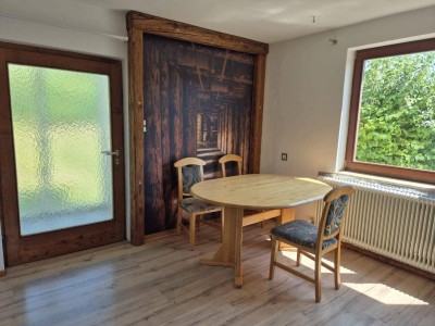 Wohnung mit Garage und Garten