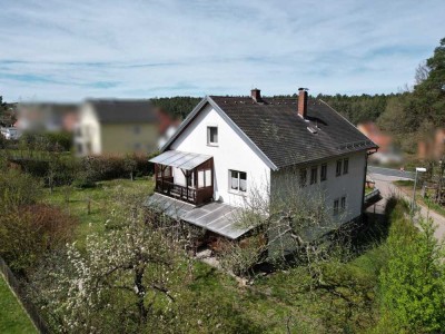 Charmantes Zweifamilienhaus mit Potenzial zur Verwirklichung Ihrer Wohnträume