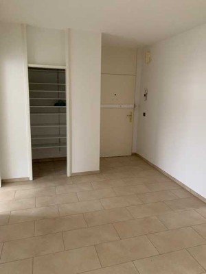 Tolle, helle 3-Zi.-Wohnung mit großem  Balkon, TG und EBK am Stadtpark