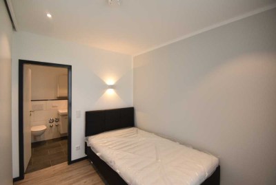 2 Zimmer Wohnung - komplett möbliert, Balkon, zentrale Lage - ab 1.10 - SONDERPREIS