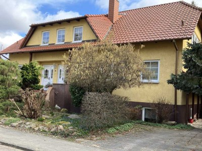 Großzügiges Zweifamilienhaus in ruhiger, grüner Randlage von Boitzenburg (UM)