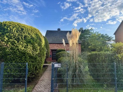 vollständig Renoviertes 4-Zimmer-Haus mit gehobener Innenausstattung in Köln Zündorf