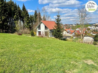 Natur pur am Waldrand – Ökologisches Holzhaus in einzigartiger Lage bei Bad Grönenbach