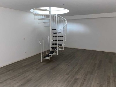 2 Zimmer Maisonette mit kleiner Terrasse ab sofort