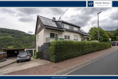 Teilsaniertes Zweifamilienhaus mit viel Potenzial in Aussichtslage