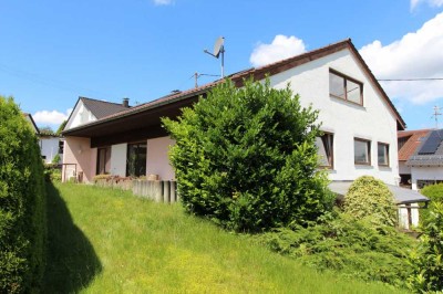 3-Familienhaus in schönster Wohnlage mit großem Garten - 3 Terrassen - Garage - Einbauküche