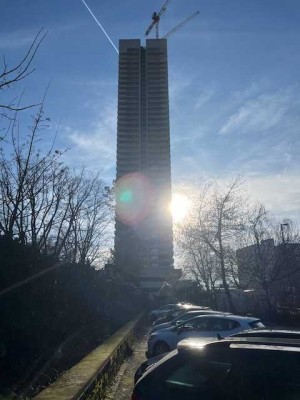 Traumhafte Wohnung mit Rhein- und Domblick im Axa/ Colonia Hochhaus in Köln Riehl