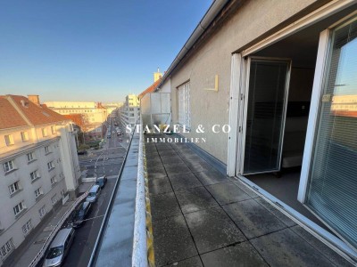 SONNIGES DACHGESCHOSS MIT TERRASSE