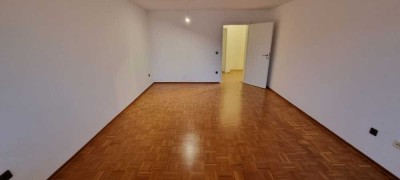 Exklusive, gepflegte 2-Zimmer-Wohnung mit Balkon in Ingolstadt