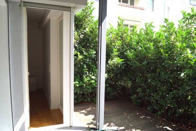 Exklusive 2-Raum-EG-Wohnung mit Einbauküche, Südterrasse und Tageslichtbad in Berlin Charlottenburg