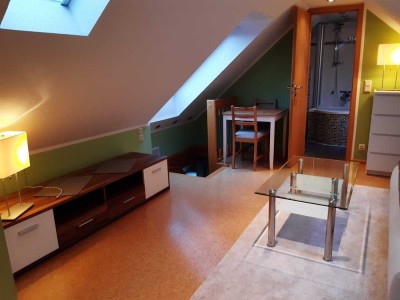Vollmöblierte, gemütliche 2-Zimmer-DG-Wohnung mit EBK in Iserlohn
