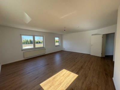 Sonnige, moderne 2,5 Zi. Wohnung, Erstbezug nach Sanierung, Allg. Stellplätze
