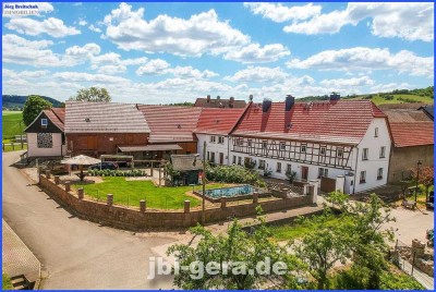 Zwei-Familienhaus,1 Büro, 50 qm Studio zum Wohnen und Arbeiten, 9,54 kW Photovoltaik