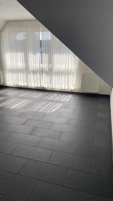 Helle Dachgeschosswohnung - Ideal für Paare oder kleine Familien