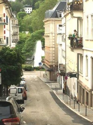 Charmante 4-Zimmer Wohnung, Hochparter im Augustaplatz von Privat.