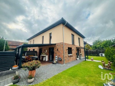 Exklusive Doppelhaushälfte mit Top-Ausstattung, Terrasse & Carport – stilvoll wohnen in Groß Munzel