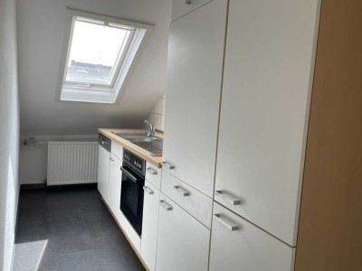 ZENTRALE gemütliche 4-Zimmer-Wohnung in Innenstadtlage